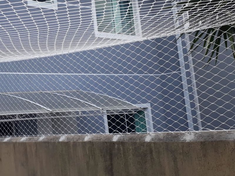 Instalação de tela protetora em Jardim Camburi, Vitória